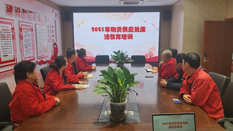 小标题：行业趋势与热门专业
