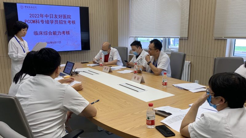 然而，学历教育也存在一定的局限性：